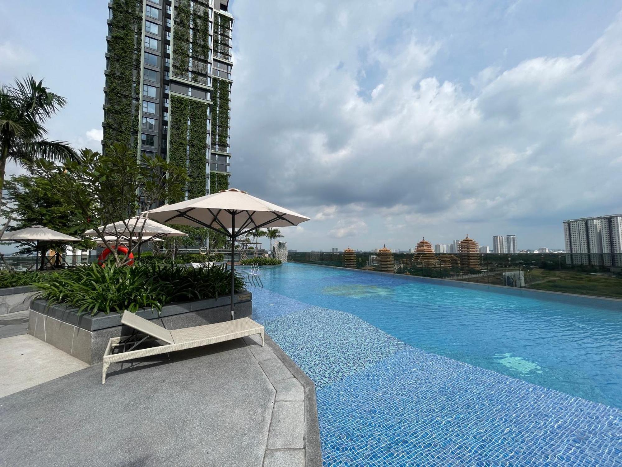 The Lumiere Riverside Oasis Khách sạn 5*