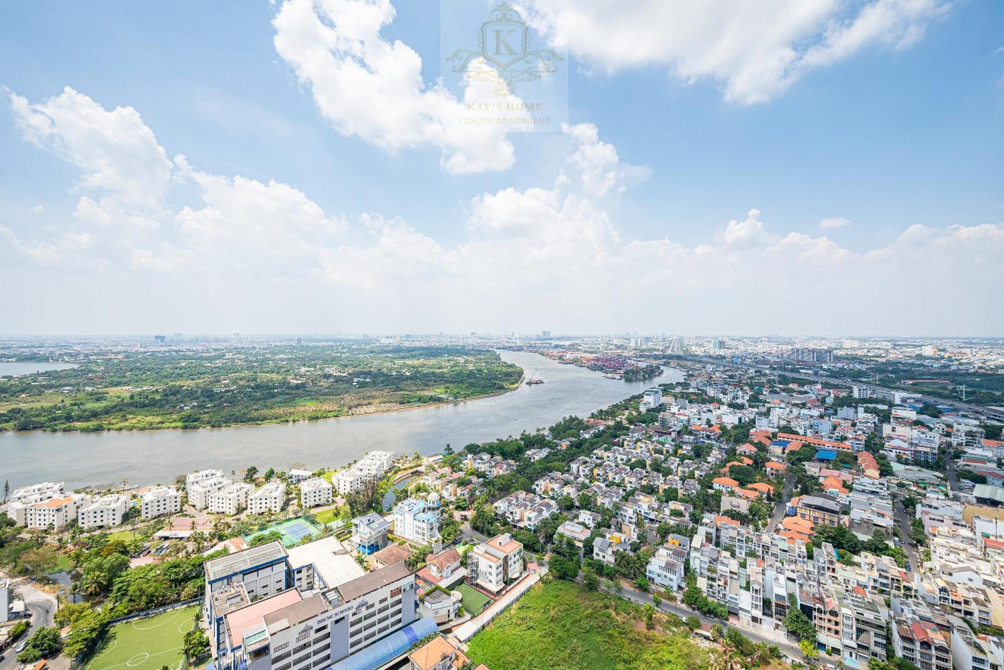 The Lumiere Riverside Oasis Khách sạn 5*
